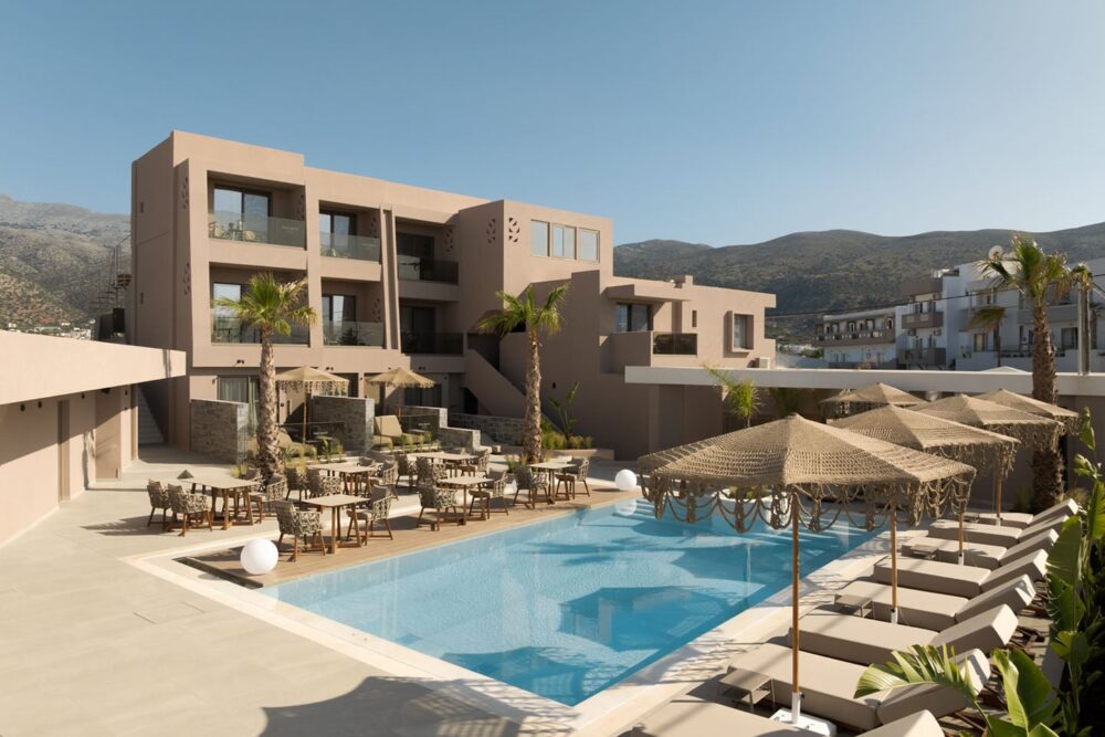 Veranda-Pool-Bar-Restaurant-High-Beach-Resort-2