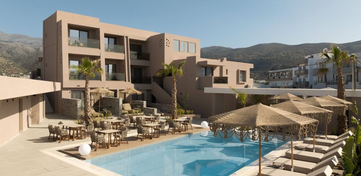 Veranda-Pool-Bar-Restaurant-High-Beach-Resort-2